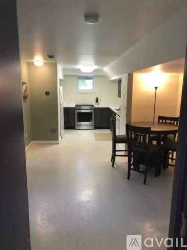 Main picture of 132 W 12th St