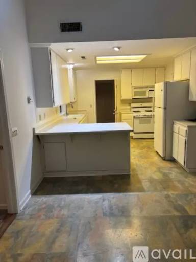 Main picture of 494 Snell St