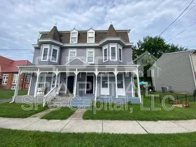 Main picture of 110 N York St