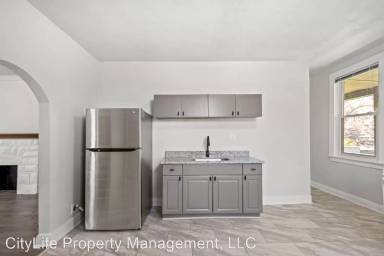 Main picture of 1355 Lakewood Ave