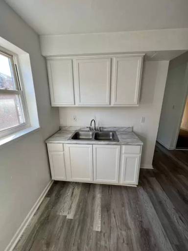 Main picture of 250 Basswood Ave