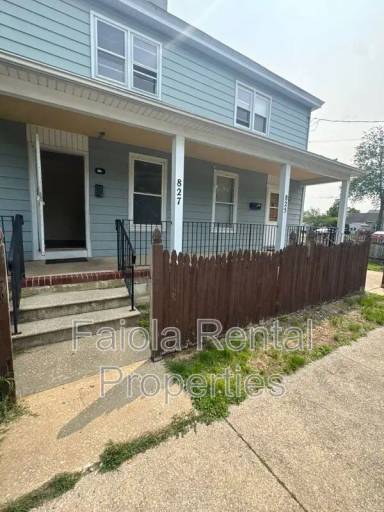 Main picture of 825 Church St