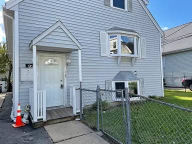 Main picture of 92 Whitfield St