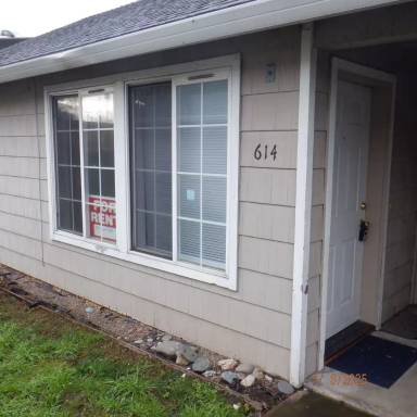 Main picture of 616 E 9th St