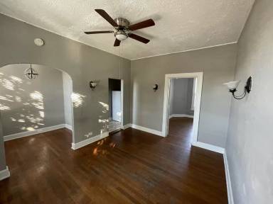 Main picture of 200 E Dewey Pl