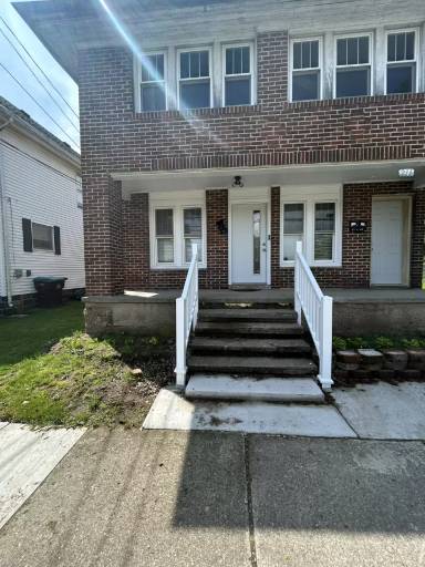 Main picture of 211 W Center St