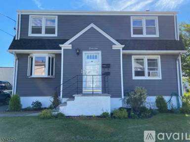 Main picture of 17 Union Ave