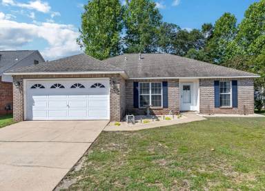 Main picture of 4501 Parkwood Sq