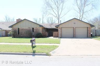 Main picture of 2304 NE Garden Ln
