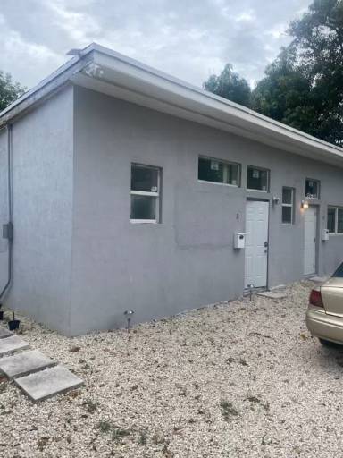 Main picture of 418 NW 47th St