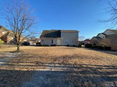 Main picture of 2825 Meadowmont Ln