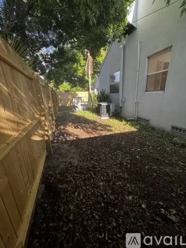 Main picture of 1665 Drew St