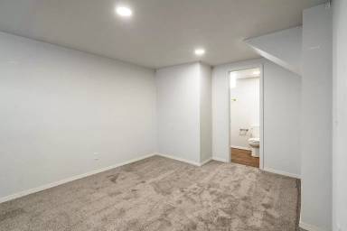 Main picture of 210 W Brookings St