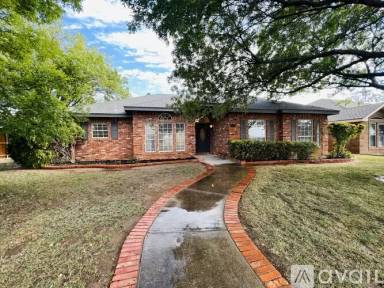 Main picture of 5611 Highland Blvd