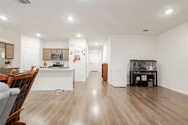 Main picture of 105 Seabiscuit Dr