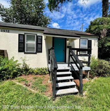 Main picture of 1932 Harvester St