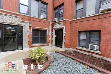 Main picture of 3935 N Janssen Ave