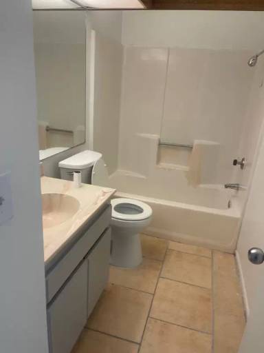 Main picture of 18125 Bellflower St