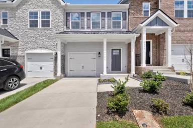Main picture of 5331 Bellflower Hls