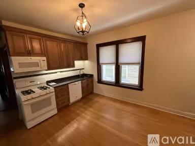 Main picture of 2325 W Iowa St