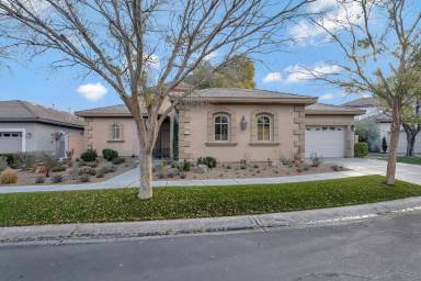Main picture of 904 Pont Chartrain Dr
