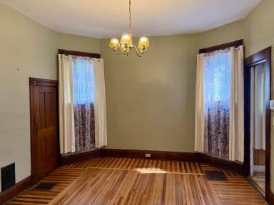 Main picture of 357 W 5th St