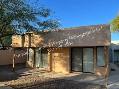 Main picture of 2943 N Tyndall Ave