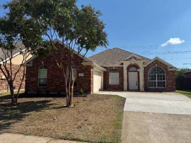 Main picture of 903 Redbud Dr