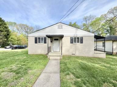 Main picture of 701 S Chapman St