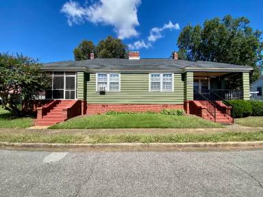 Main picture of 218 Alvin St