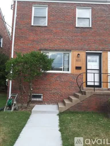 Main picture of 5051 10th St NE