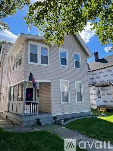 Main picture of 1927 Holmden Ave