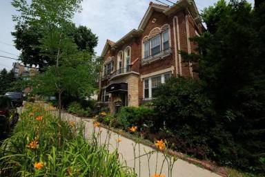 Main picture of 2716 W 44th St