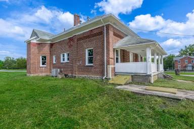 Main picture of 2445 Infirmary Rd