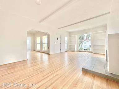 Main picture of 1682 Manning Ave