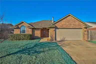 Main picture of 1029 NW 14th Pl