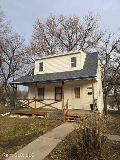 Main picture of 2105 W 5th St