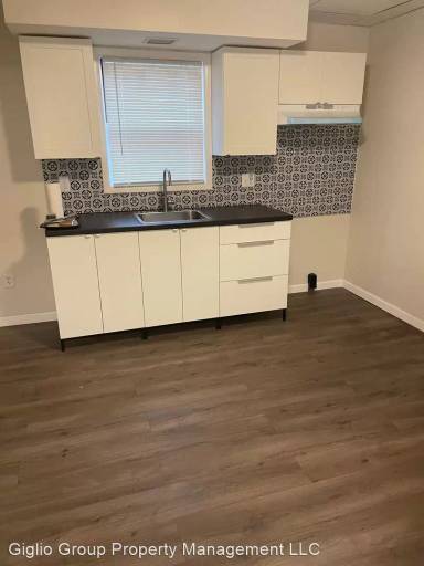 Main picture of 525 N Main Ave