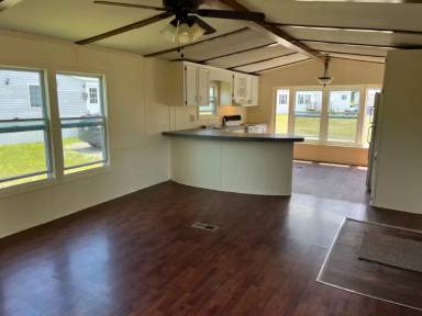 Main picture of 7 Pebble Dr