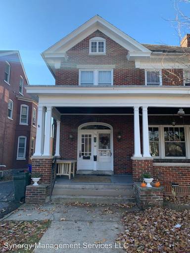 Main picture of 105 Broadway