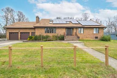 Main picture of 29 Willow Ave