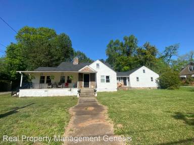 Main picture of 305 S Walnut St