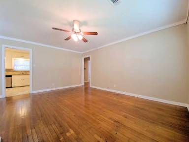 Main picture of 1223 Shawnee St