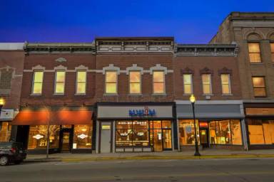 Main picture of 26 N Broadway