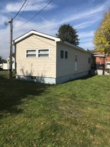 Main picture of 713 Everson St
