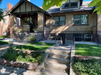 Main picture of 3157 W Clyde Pl