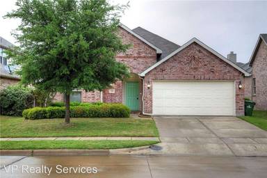 Main picture of 2028 Uvalde Dr