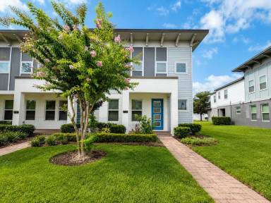 Main picture of 7115 Carrick Bend Ln