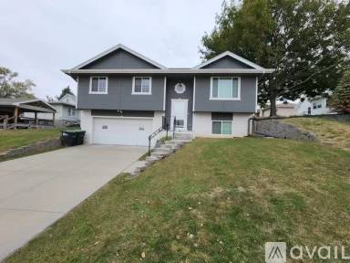 Main picture of 5716 Hascall St