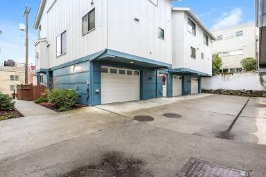 Main picture of 2042 Eastlake Ave E